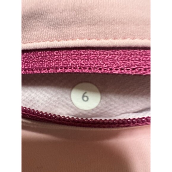 Lululemon Cropped under knee black Leggings with pink boarder sz 6 - Picture 6 of 6